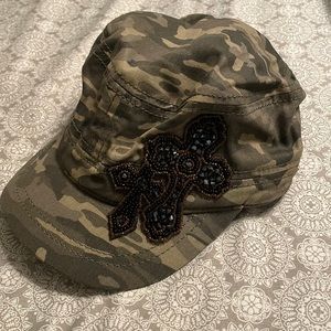 Camo women’s hat